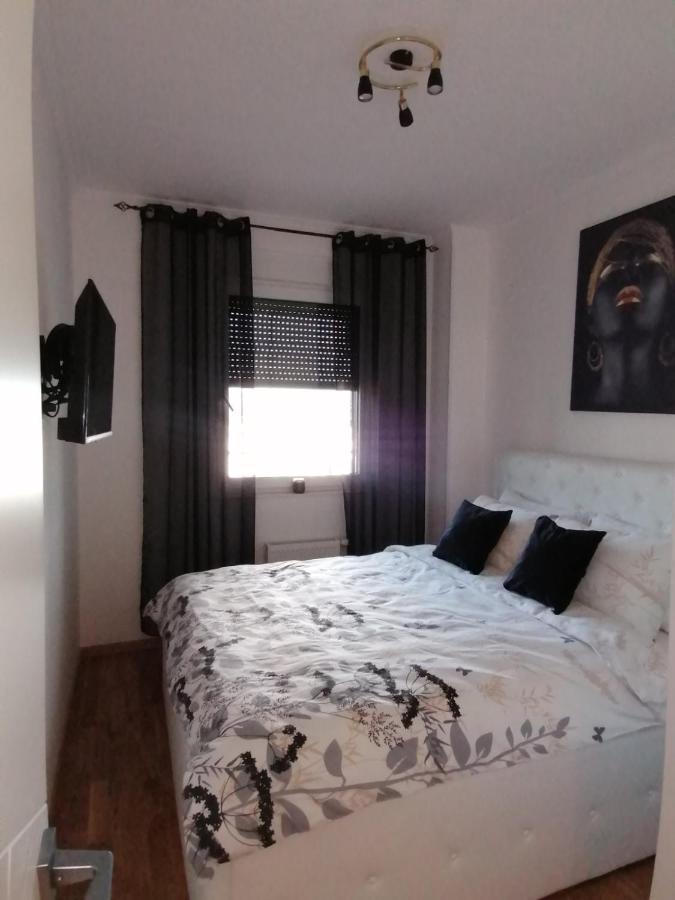Apartman Anamarija Appartamento Banja Luka Esterno foto