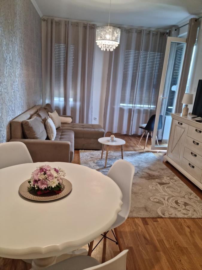 Apartman Anamarija Appartamento Banja Luka Esterno foto