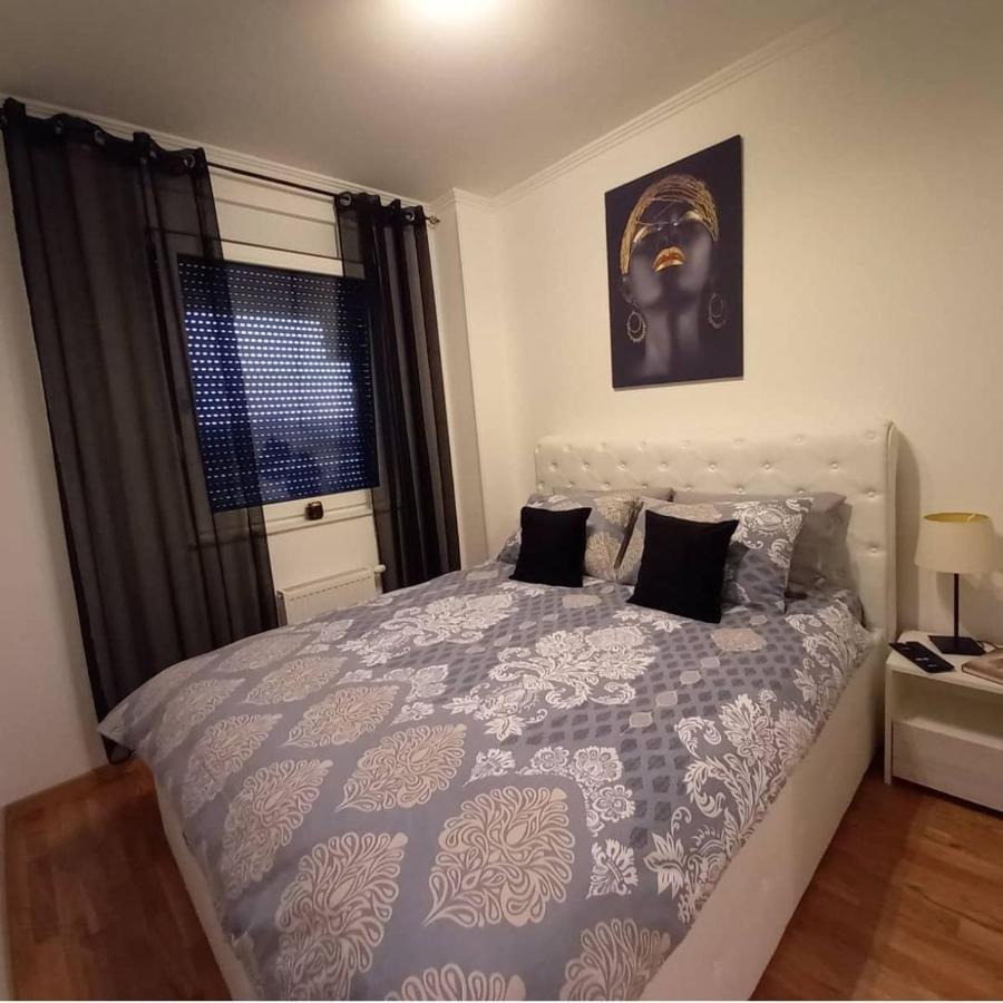 Apartman Anamarija Appartamento Banja Luka Esterno foto